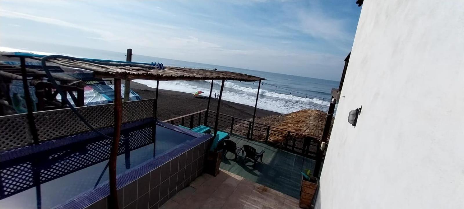 Black Sand Beachhouse Monterrico Exterior photo